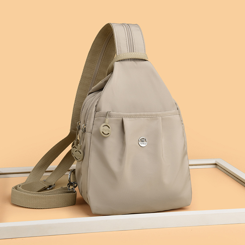 Unisex kapsa na hrudník so dvojitou nositeľnosťou: cez rameno a crossbody, PU materiál, zips, vnútorné rozdelenie, 3D vonkajšia kapsa — Kód DMLwq344