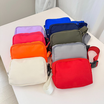 Nylonová crossbody taška pre ženy – zipsové uzávery, polyesterová podšívka, laminované vnútorné vrecko na zips, Zimná 2023 kolekcia