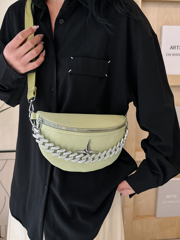 PU kožená sedlová taška s retiazkovým popruhom, zips, vrecko na telefón, vnútorný priestor, mestský štýl