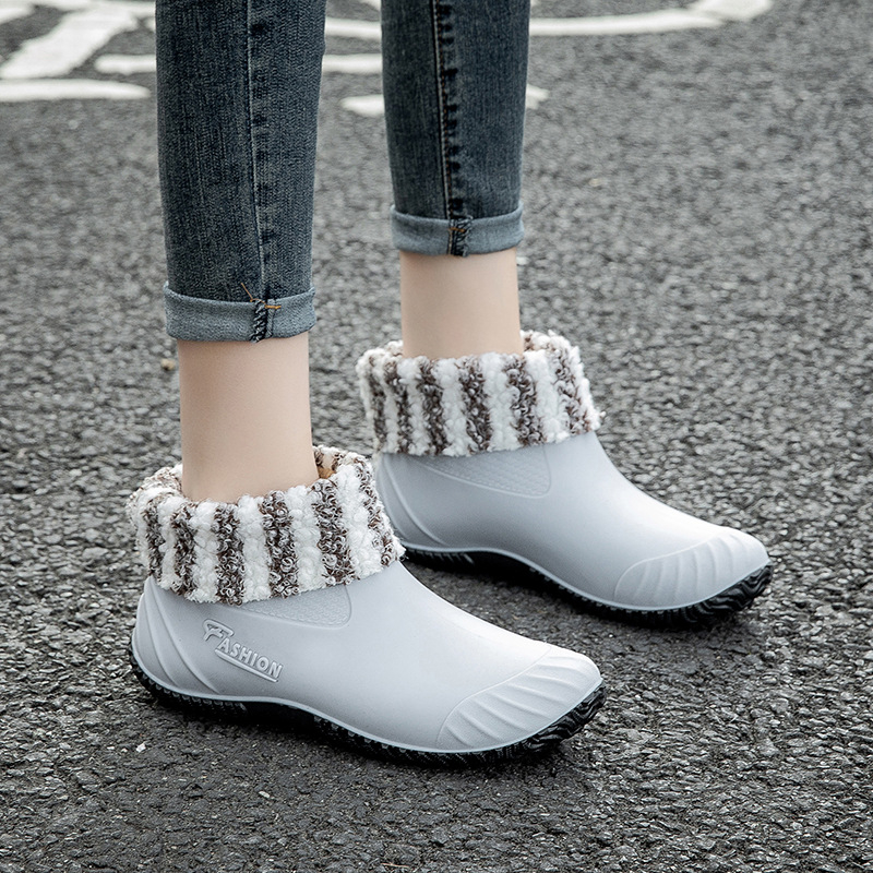 Ženske PVC čizme za kišu – visok gornji dio, niski pet 1-3 cm, za sve sezone