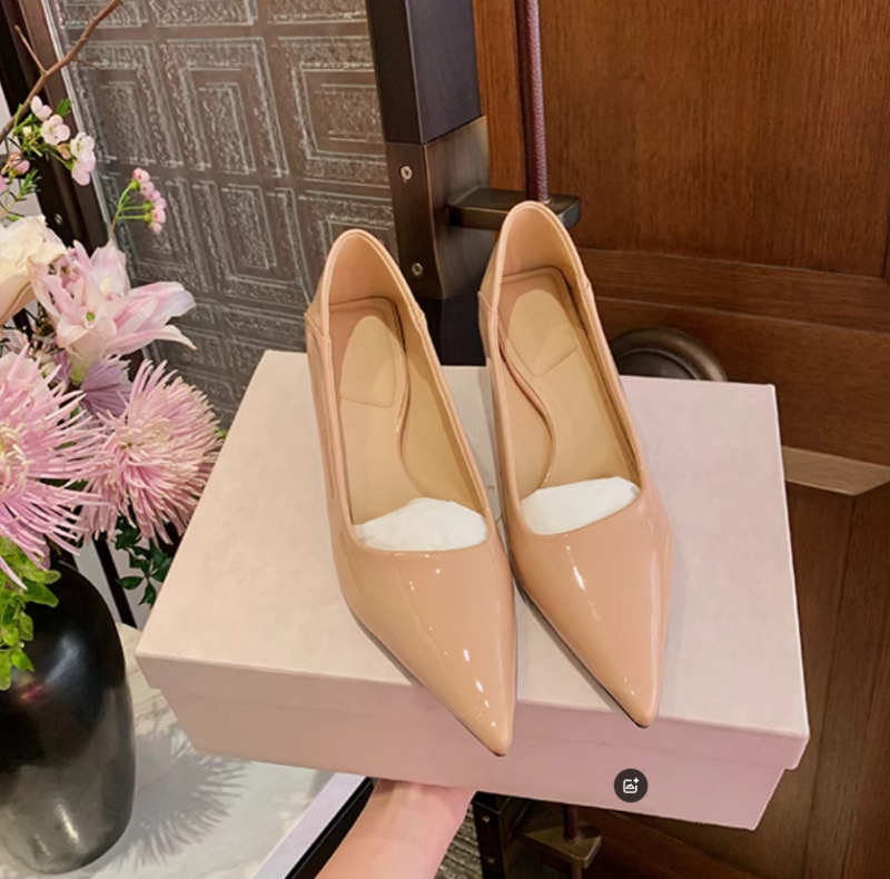 Pantofi dama cu toc înalt, vârf ascuțit, toc subțire 6–8 cm, partea superioară Ultra-fiber, închidere cu cataramă pe curea