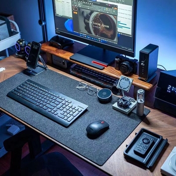 Velika podloga za miš s sjajnom površinom, materijal: kemijska vlakna, oblik: gaming podloga