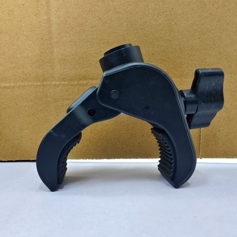 Power clip za sportske kamere s anti-slip crab-clamp dizajnom, čvrsta montaža, velika kliješt (antislip; crab-clamp dizajn; čvrsta montaža; velika kliješt)