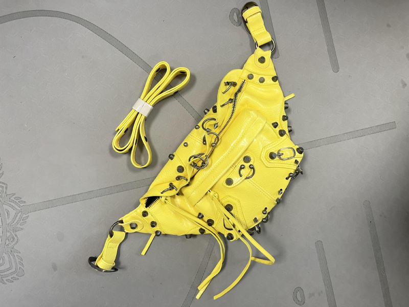 PU crossbody torba sa zatvaračem, mehka konstrukcija, poliester podstava, skrivena džep sa zatvaračem i džep za telefon – proljeće 2025