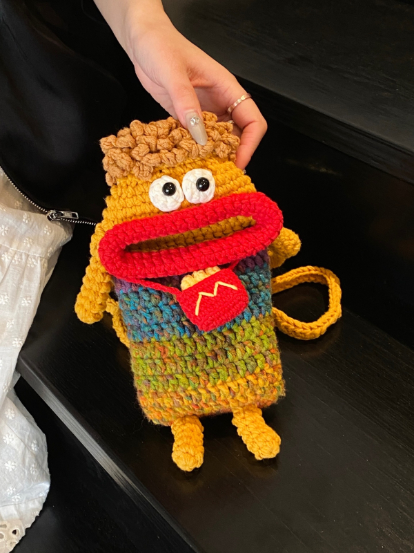 Geantă de telefon croșetată din lână, formă pătrat vertical, căptușeală din bumbac, bretea simplă, buzunar intern pentru telefon