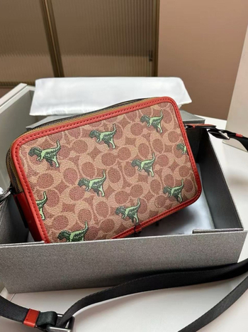 Férfi crossbody válltáska - Szabadidős utazási stílus, PVC anyag, betűs mintázat, poliészter bélés, 2023 nyár