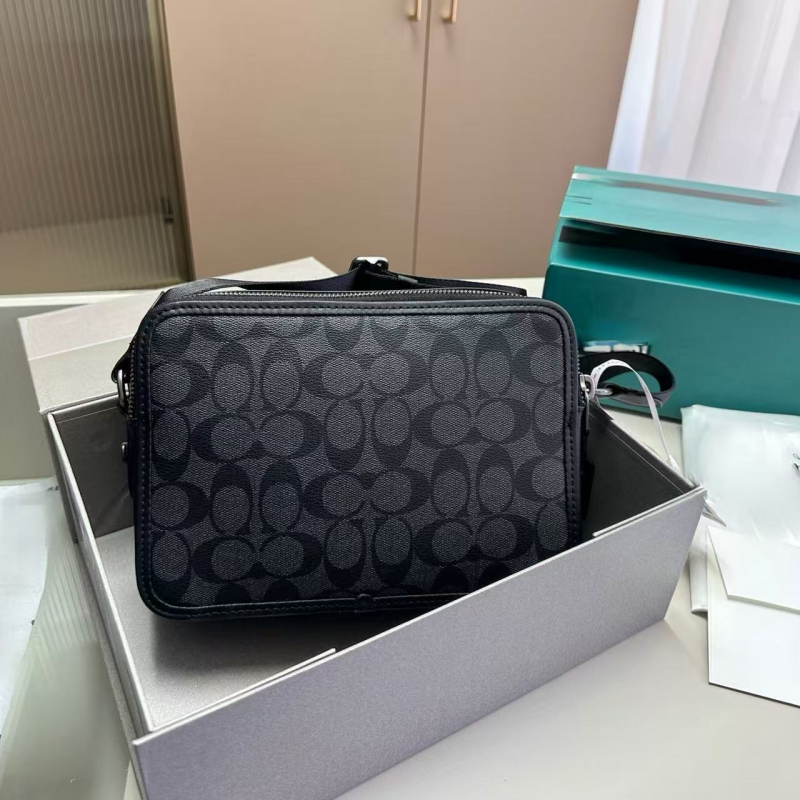 Férfi crossbody válltáska - Szabadidős utazási stílus, PVC anyag, betűs mintázat, poliészter bélés, 2023 nyár