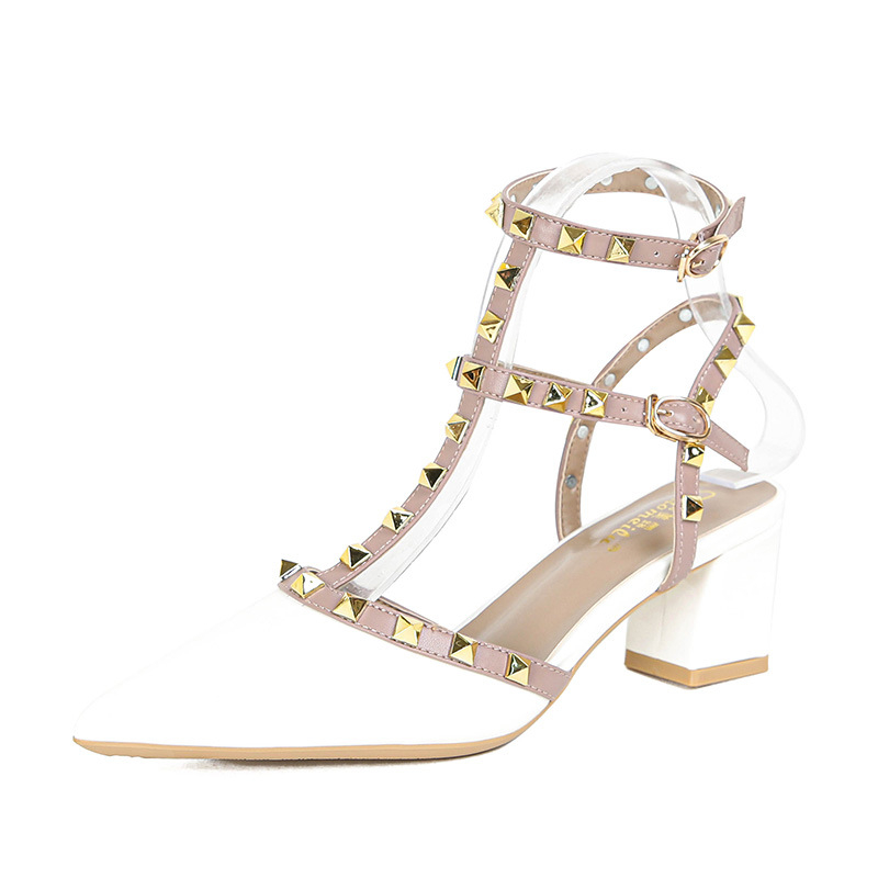 Taomeilu pantofi romani cu cataramă, vârf ascuțit, glezna joasă, toc mediu 3–6 cm, talpă din cauciuc, brană din piele naturală