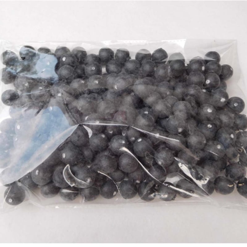 Имитационен модел на боровинка – реквизит за фотосесия: изкуствени плодове и зеленчуци, малки плодови играчки; Материал: балон, Изработка: блистер, Без внос