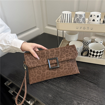Envelope-stilusú clutch, PU anyag, városi egyszerűség, horizontális négyzetes forma, nylon bélés