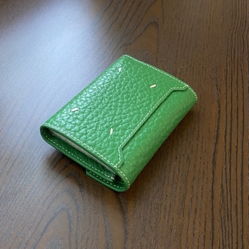 Дамски портфейл от естествена кожа, tri-fold модел, горен слой телешка кожа, едноцветен, подплатен телешка кожа, антибактериален и износоустойчив за ежедневна употреба