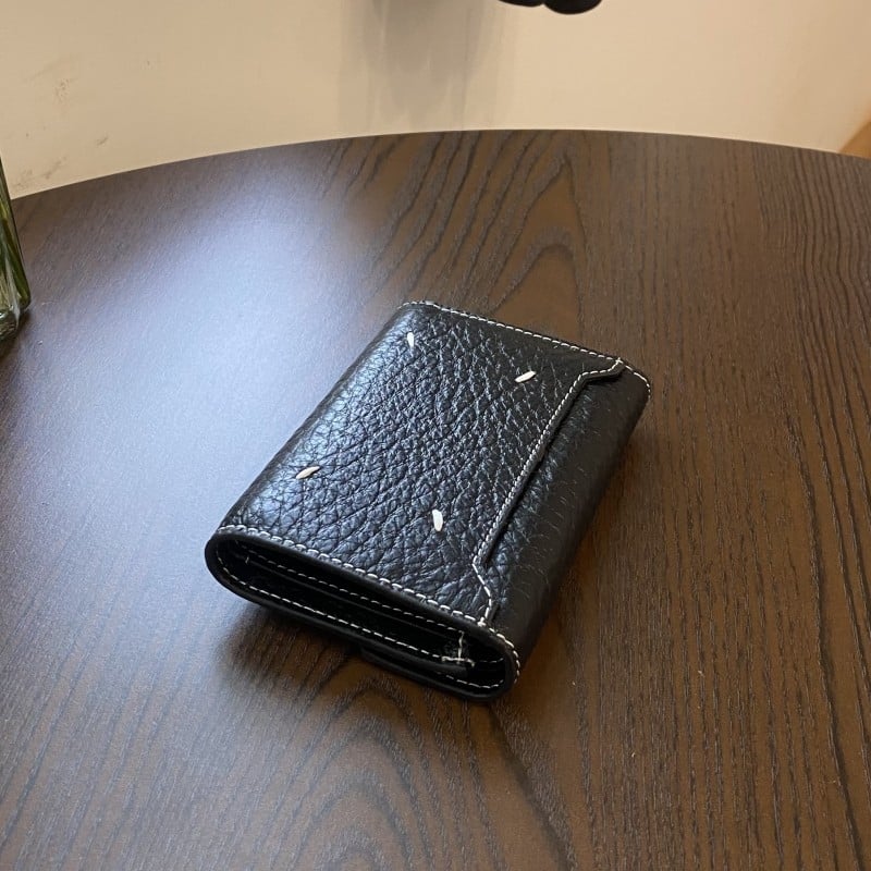 Дамски портфейл от естествена кожа, tri-fold модел, горен слой телешка кожа, едноцветен, подплатен телешка кожа, антибактериален и износоустойчив за ежедневна употреба