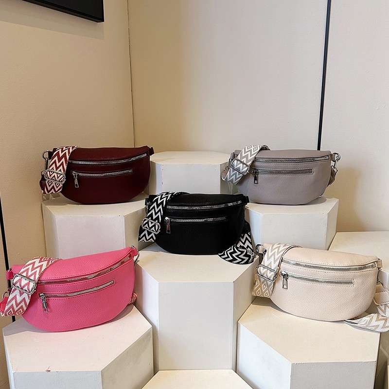 Geantă de damă crossbody din PU piele, închidere cu fermoar, căptușeală poliester, buzunar pentru telefon, finisaj moale