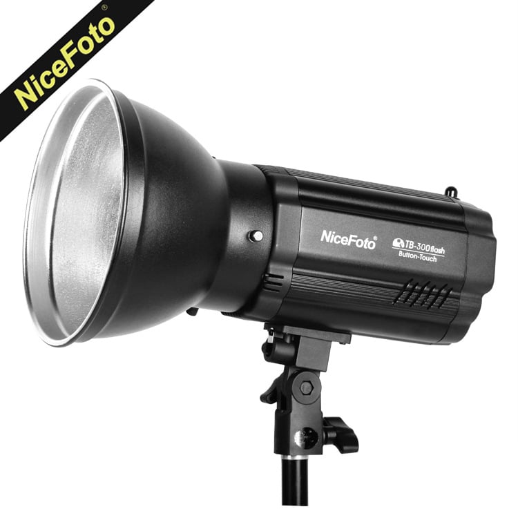 TB-300 Flaş fotografic portabil de la Nicefotonice — Model TB-300, intensitate reglabilă, sursă de alimentare independentă