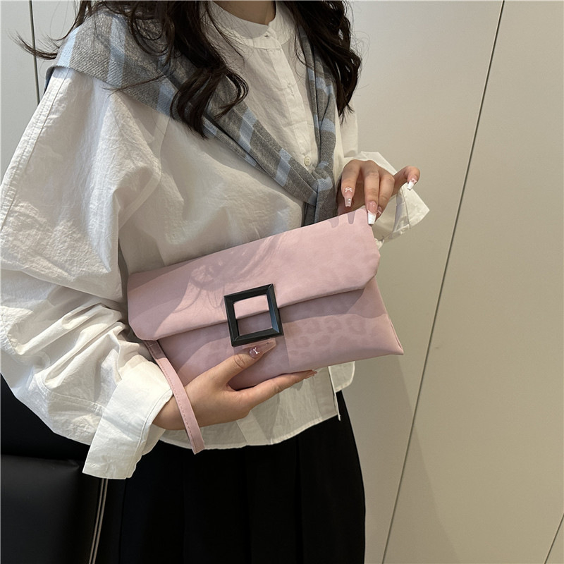 PU női boríték alakú táska, városi minimalistikus stílus, kis négyzet alakú clutch belső zsebbel, poliészter bélés, kapucs típusú zárás