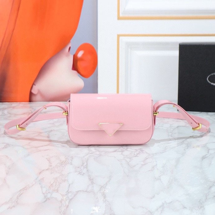 Geantă crossbody, stil urban simplu, piele naturală de vițel din primul strat, formă orizontală pătrată, închidere cu capac.