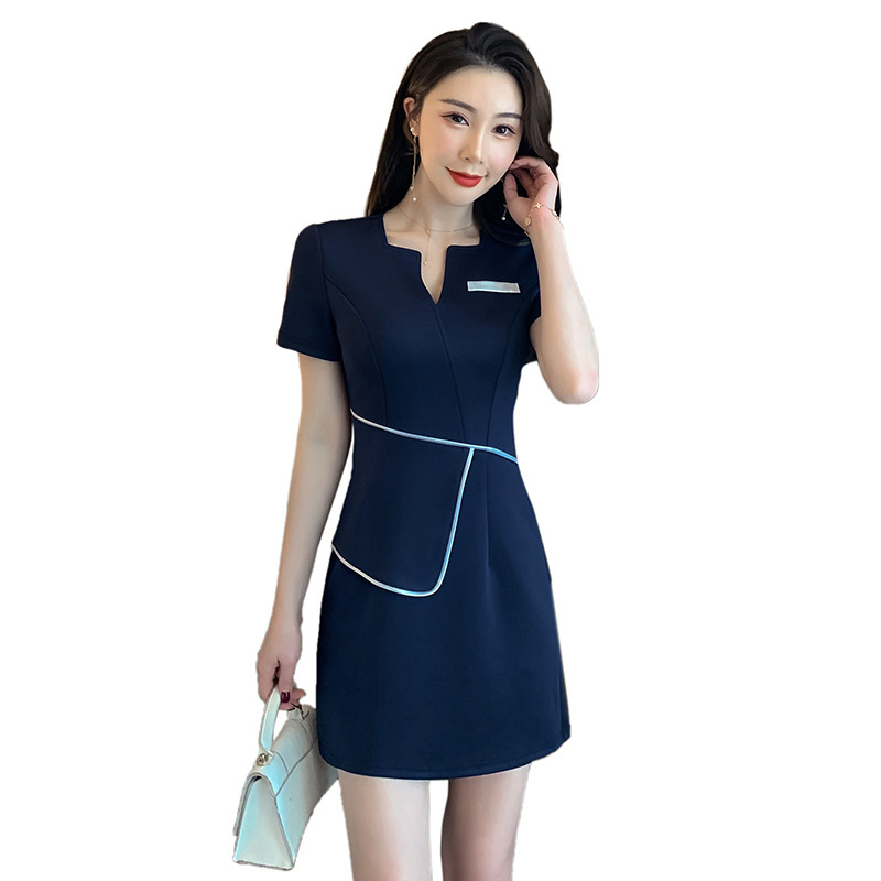 Uniformă hotelieră pentru femei – croială Slim, mâneci scurte, decolteu în V, poliester 94% / spandex 6%, șorturi, vară 2023