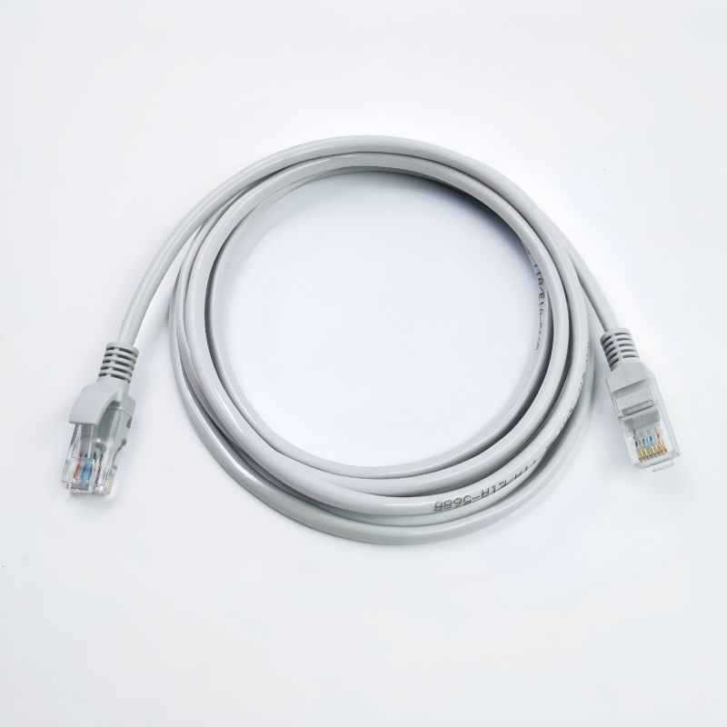 Cat5e nezaštićeni Ethernet patch kabel RJ-45, 100 Mbps, duljina 1–30 m