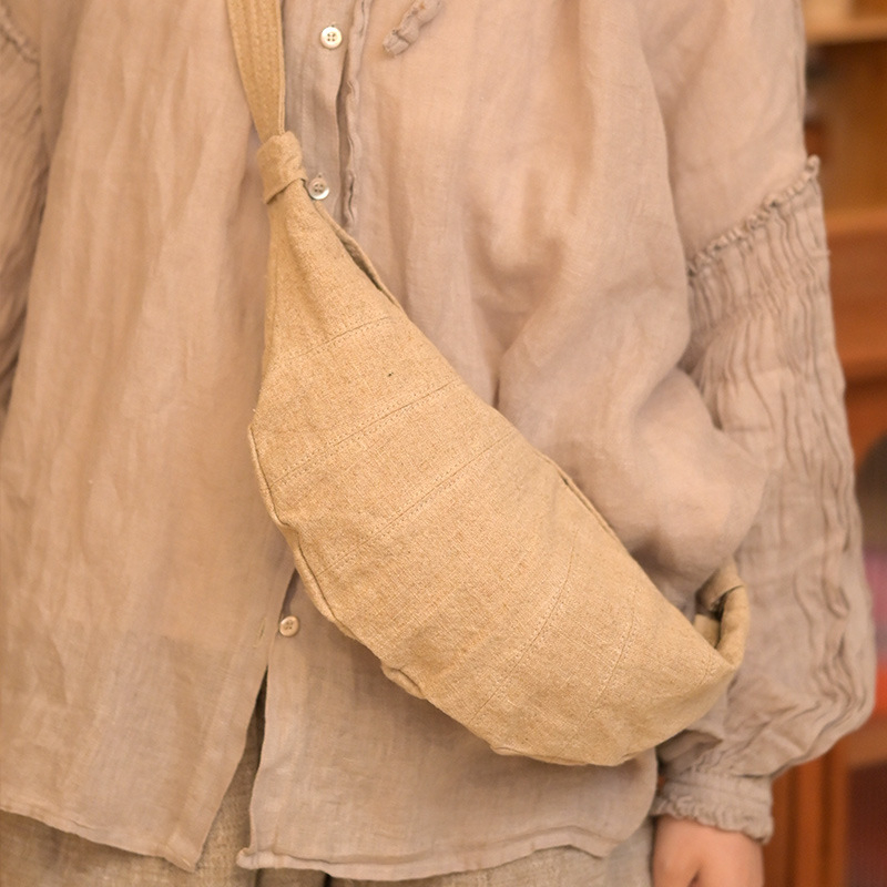 Crossbody táska, dumpling alakú, pamut és len anyag, cipzáras zárás, belső cipzáras zseb