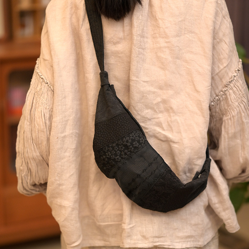 Crossbody táska, dumpling alakú, pamut és len anyag, cipzáras zárás, belső cipzáras zseb