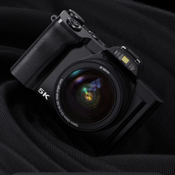 Digitalni fotoaparat s periskopskim objektivom – 48 MP CMOS, senzor 2/3'', rezolucija 8000×6000, elektronička stabilizacija slike, vanjska bljeskalica