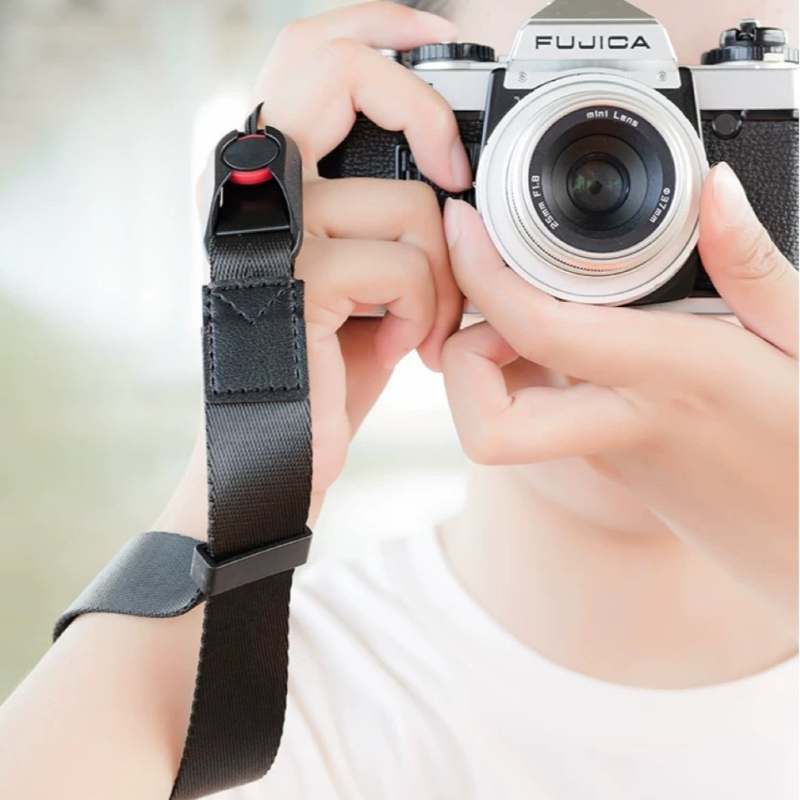 Magnetski kaiš za zapešće kamere | pravi kožni materijal | model 202508 | kompatibilan sa svim markama fotoaparata | magnetna brza kopča