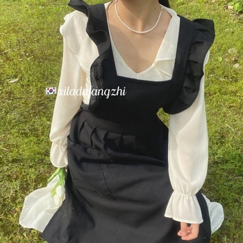 Bez rukava pregača s nabornim traka na krilu s prekrštenim leđima, korejski stil, cvjetni dizajn