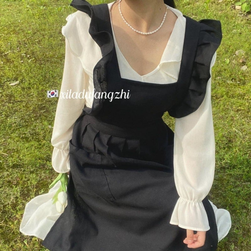 Bez rukava pregača s nabornim traka na krilu s prekrštenim leđima, korejski stil, cvjetni dizajn