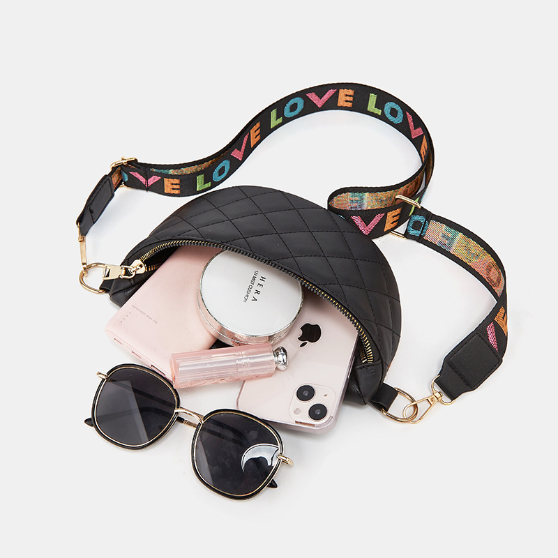 Crossbody jostas soma ar izšūtu rombu rakstu, PVC materiāls, rāvējslēdzējs, iekšējie kabatas telefona un personas identifikācijas kartei