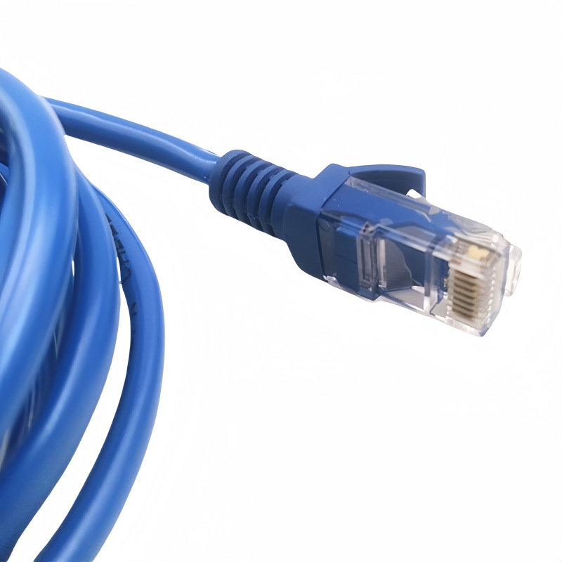 Kabel kategorije 5E s uvijenim parom, unutarnja upotreba, RJ-45 priključak, 100 Mbps, aluminijsko-magnijev vodnik, za računala i preklopnike