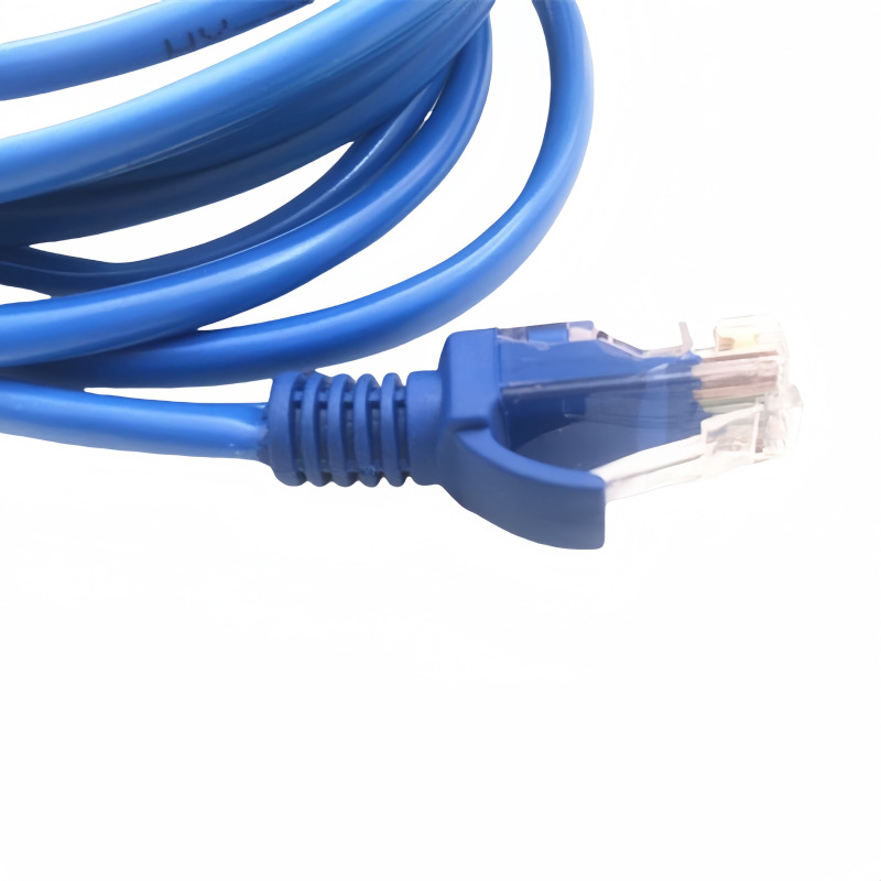 Kabel kategorije 5E s uvijenim parom, unutarnja upotreba, RJ-45 priključak, 100 Mbps, aluminijsko-magnijev vodnik, za računala i preklopnike