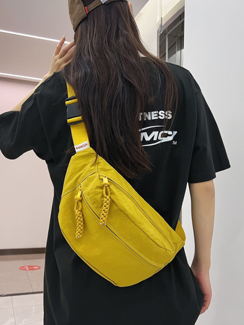 Nailona Crossbody soma – neilona iekšējā odere, rāvējslēdzēja atvērums, telefona kabata, trīsdimensiju ārējais dizains