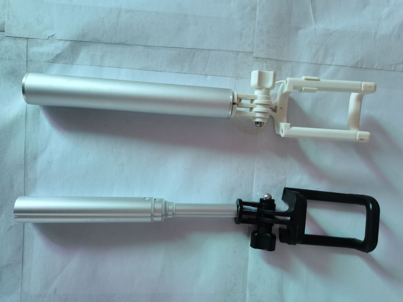 Višenamjenska teleskopska ručica za selfie i uživo prodaju — aluminijska legura, nosivost 6–10 kg, prilagodljive sekcije, univerzalna kompatibilnost, mogućnost tiska logotipa