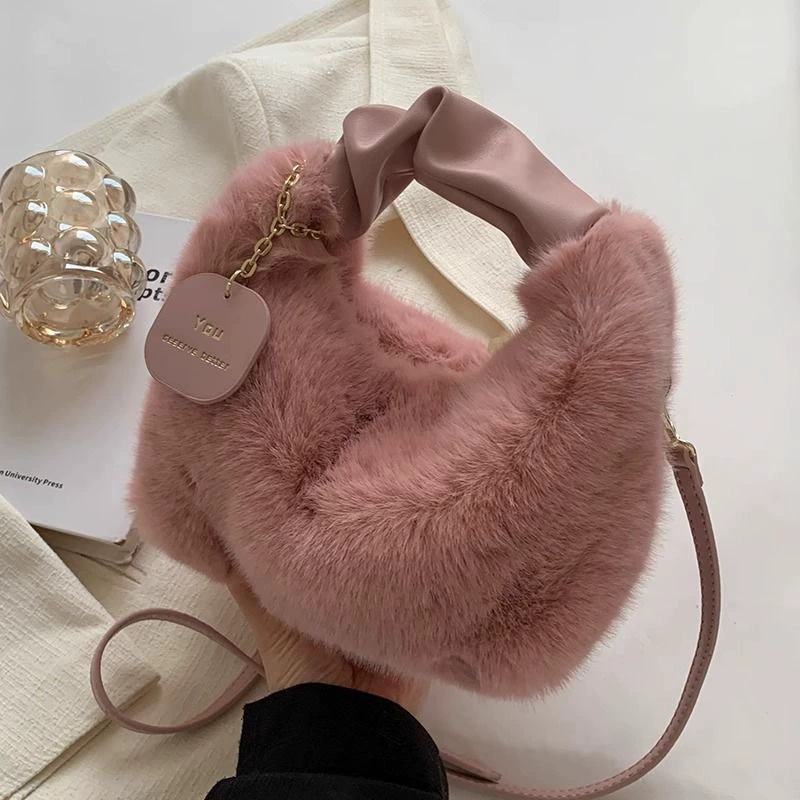 Pliš Crossbody torbica — gradski jednostavan stil, uspravni kvadratni oblik, zatvaranje na zip, podstava od sintetičke kože, jedan remen preko ramena