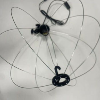 Διαχυτής απαλού φωτισμού, σφαιρικός σχεδιασμός με θύρα E27; κατασκευή από νάιλον ύφασμα, μέταλλο και πλαστικό, για επαγγελματική φωτογραφία