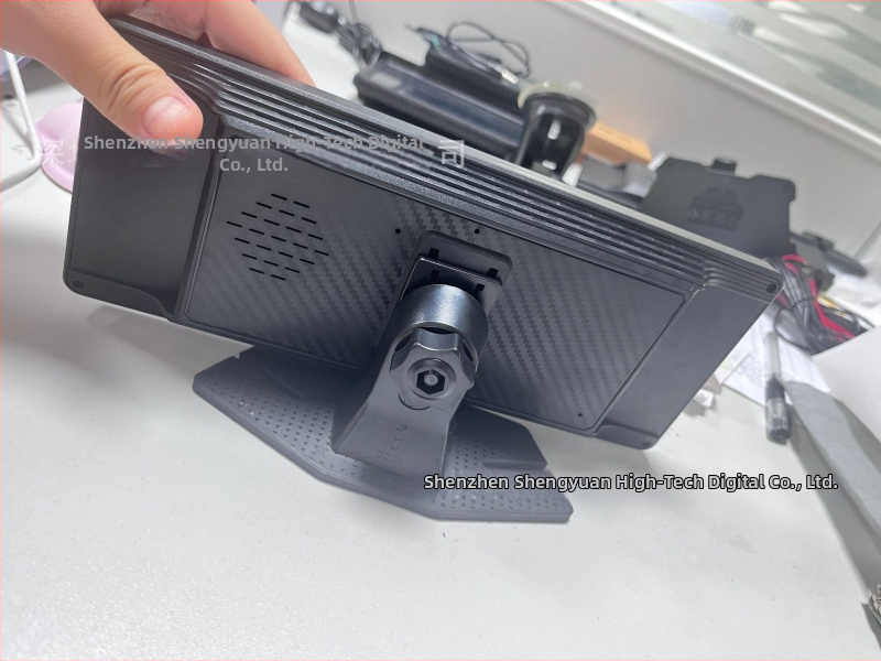 CarPlay Bluetooth automobilio navigacijos dėžutė su kapacitiniu jutikliniu ekranu — keturių branduolių procesorius, 16GB atmintis, 1024x600 raiška, Type-C jungtis