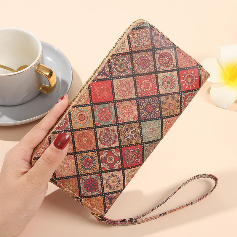 Μποέμικο πολυλειτουργικό πορτφόλι-κλατς με γεωμετρικό σχέδιο, PU δέρμα, ultra-light και ανθεκτικό, επένδυση πολυεστέρα, Άνοιξη 2025