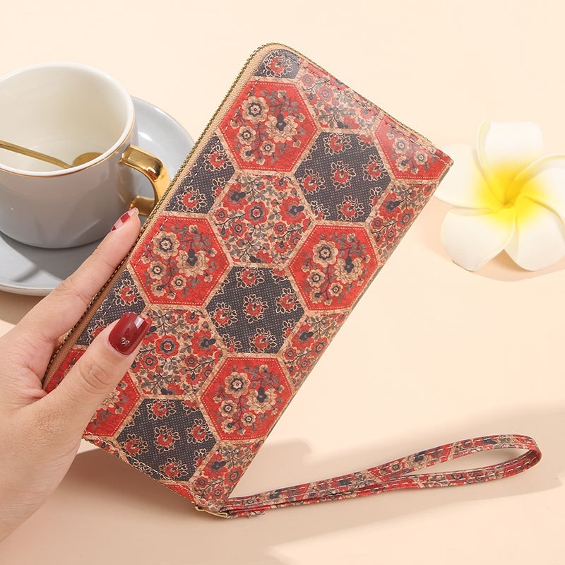 Μποέμικο πολυλειτουργικό πορτφόλι-κλατς με γεωμετρικό σχέδιο, PU δέρμα, ultra-light και ανθεκτικό, επένδυση πολυεστέρα, Άνοιξη 2025