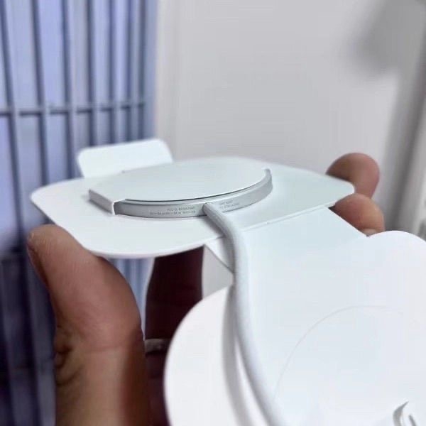 Încărcător magnetic MagSafe, wireless pentru dispozitive Apple, 15W, QC2.0, 9V, Model MX6X3ZM