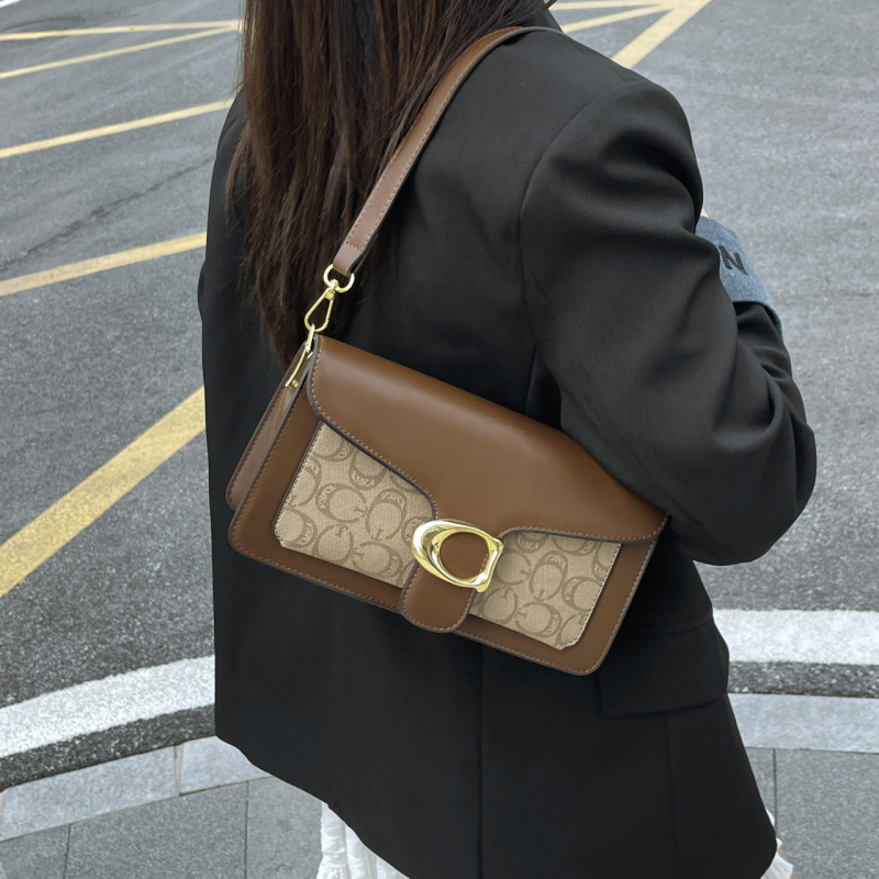 Geantă pătrată din PU, imprimată, formă orizontală, închidere cu lacăt, buzunar pentru telefon