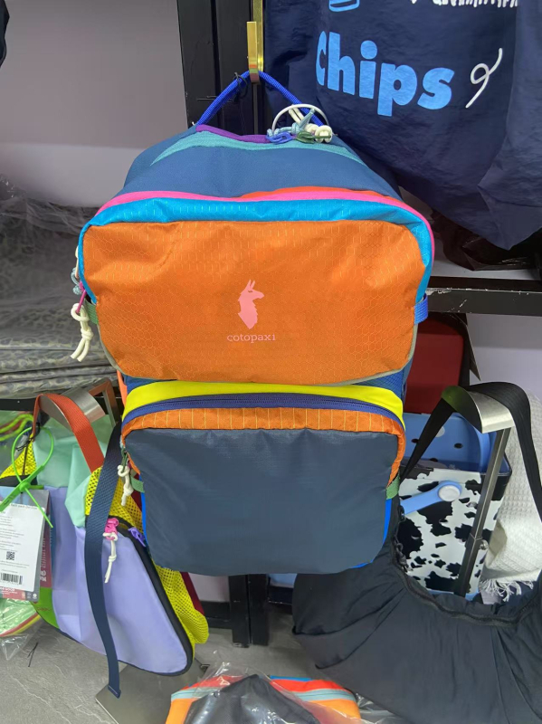 Rucsac Alpaca Unisex pentru călătorii și drumeții (Buzunar laptop 14 inch, Nailon, Capacitate sub 20 L, Model geometric)