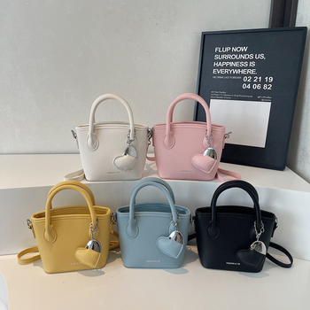 Bucket bag PU, városi egyszerűség, belső bélés műbőr, cipzáras nyitás, belső cipzáras zseb, 2025 tavasz