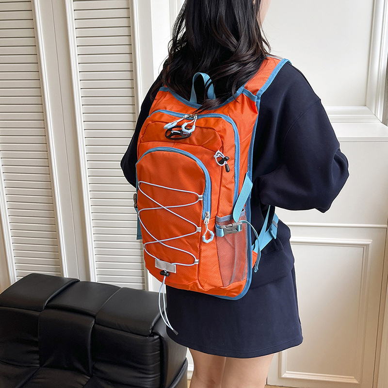 Pārgājumu mugursoma no neilona – elpojoša un ūdensnecaurlaidīga, gaisa spilventiņa siksnu sistēma, poliestera odere, vienkrāsains modelis, piemērots āra sportam