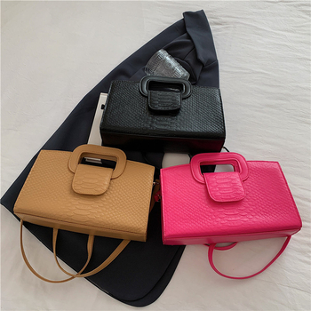 Ženska crossbody torbica s uzorkom krokodila, PU materijal, kvadratni oblik, zatvaranje poklopca, unutarnja džep za telefon (Materijal: PU; Uzorak: krokodilski; Oblik: kvadratni; Zatvaranje: poklopac; Unutarnja: džep za telefon)