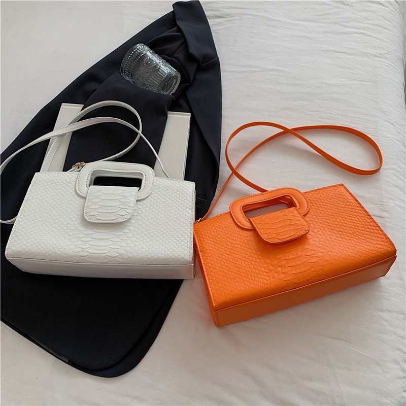 Ženska crossbody torbica s uzorkom krokodila, PU materijal, kvadratni oblik, zatvaranje poklopca, unutarnja džep za telefon (Materijal: PU; Uzorak: krokodilski; Oblik: kvadratni; Zatvaranje: poklopac; Unutarnja: džep za telefon)