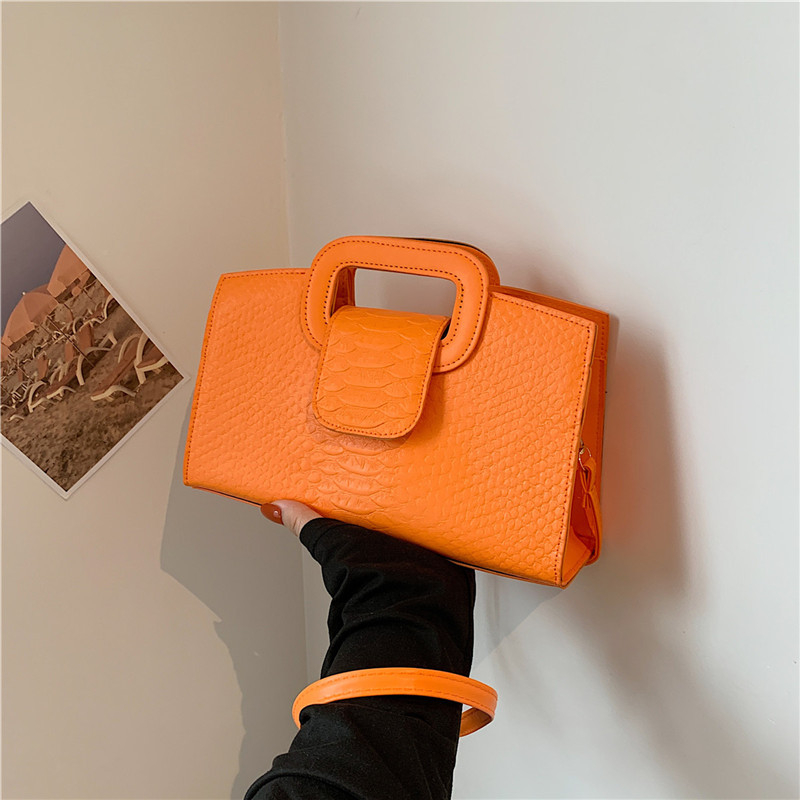 Ženska crossbody torbica s uzorkom krokodila, PU materijal, kvadratni oblik, zatvaranje poklopca, unutarnja džep za telefon (Materijal: PU; Uzorak: krokodilski; Oblik: kvadratni; Zatvaranje: poklopac; Unutarnja: džep za telefon)