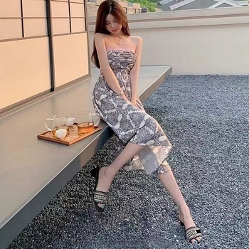 Бродирани дамски чехли с висок ток, римски стил, кръгъл пръст, горна и подплата от овча кожа, дървена подметка