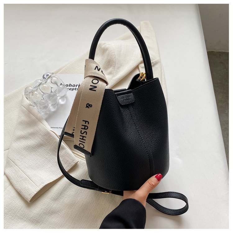 PU bucket taška s magnetickým zatváraním, vnútorná kapsa na telefón, podšívka z syntetickej kože