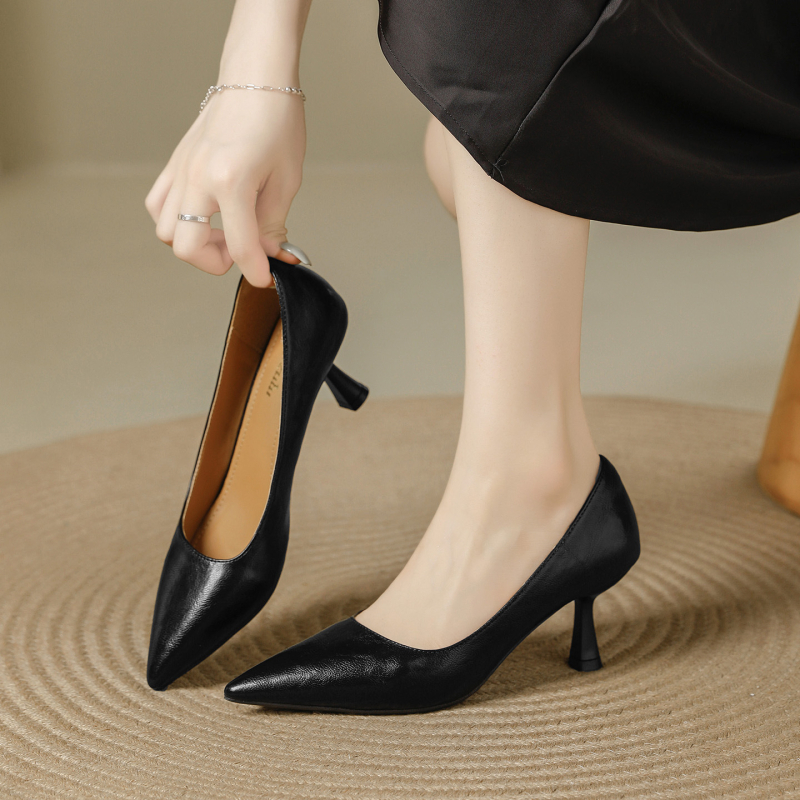 Női cipő klín – hegyes orr, 3–6 cm sarok, felső anyag: szuper rost, slip-on