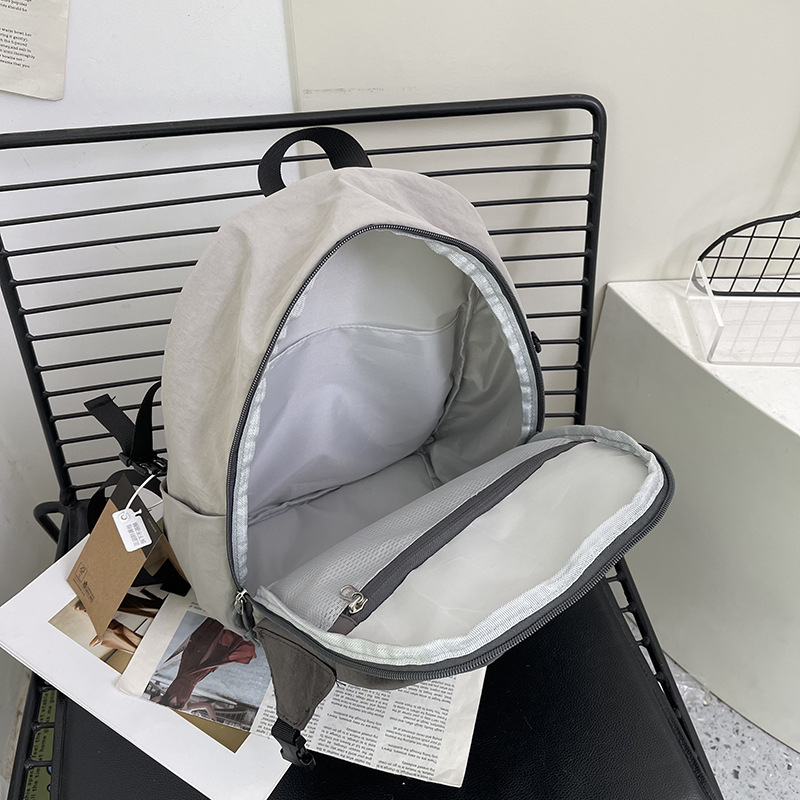 Rucsac din nylon pentru călătorii de relaxare, capacitate sub 20 L, compatibil cu laptop de 15 inch, curele de umăr curbate